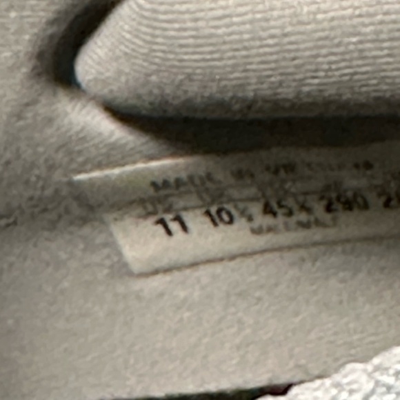 Men’s Adidas Ultraboost - Picture 9 of 9